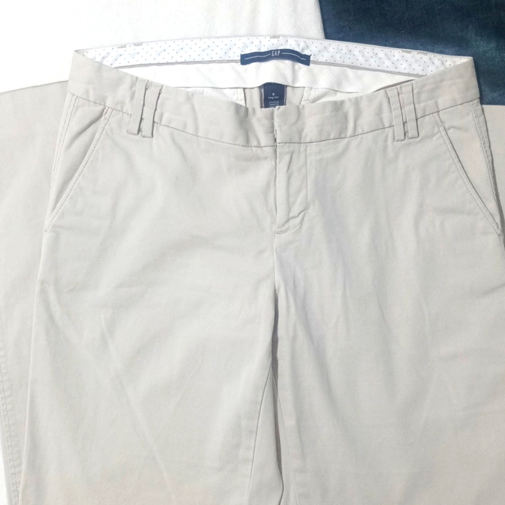 GAP Khakis Regular Straight Leg